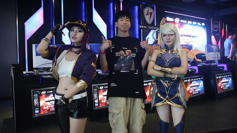 英雄联盟S14比赛压钱_英雄联盟赌博软件_S14英雄联盟全球总决赛电竞赛事竞猜